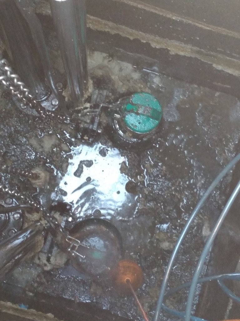 Pompe de relevage des eaux usées dans le Val-de-Marne