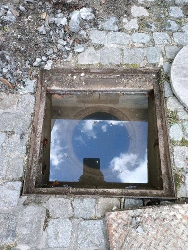 Regarde d'eaux pluviales bouché