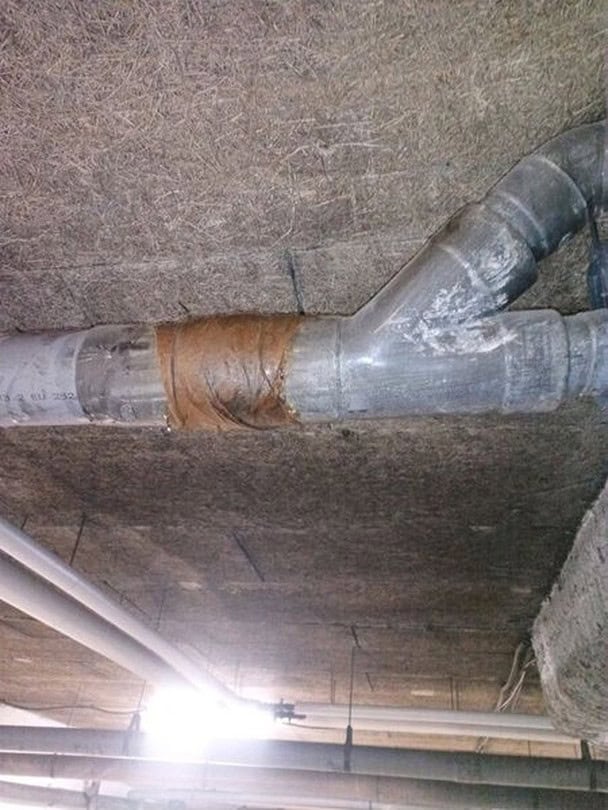 Fuite d'une canalisation eaux usées d'un immeuble en Ile-de-France