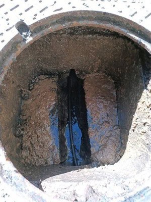 Nettoyage d'un regard eaux usées