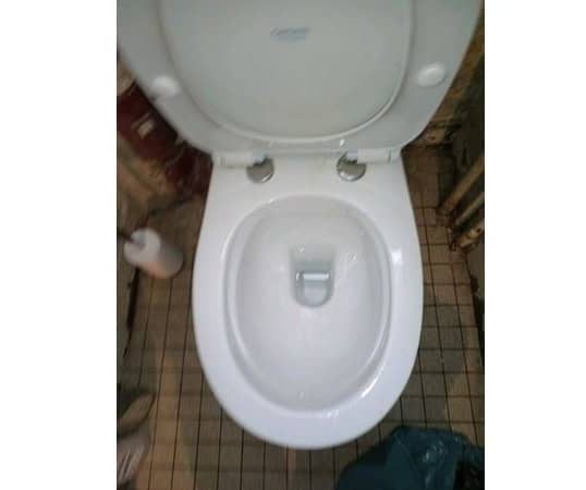 Débouchage de WC suite à un refoulement des eaux usées