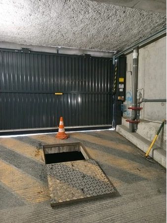 Trappe d'accès à la station de relevage des eaux de pluie
