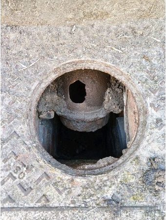Regard eaux usées à Marcoussis