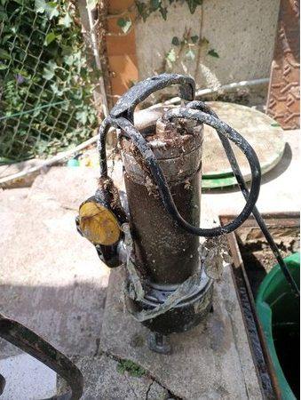 Extraction d'une pompe de relevage en panne