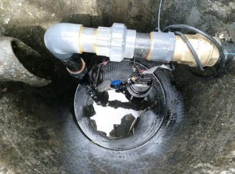 Remplacement d'une vieille pompe de relevage en panne